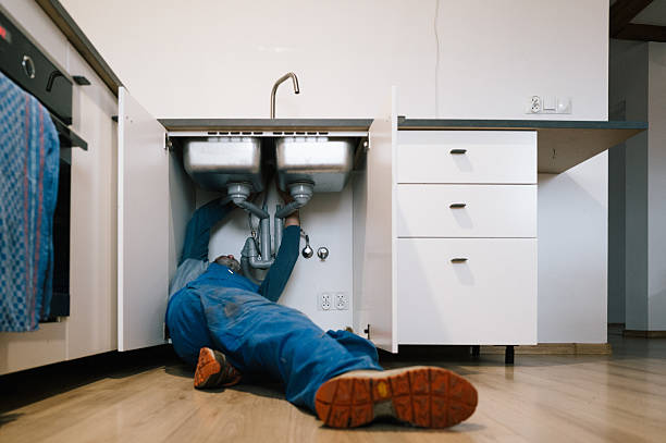 Professional Emergency Plumber technician working in Sandborn, IN
